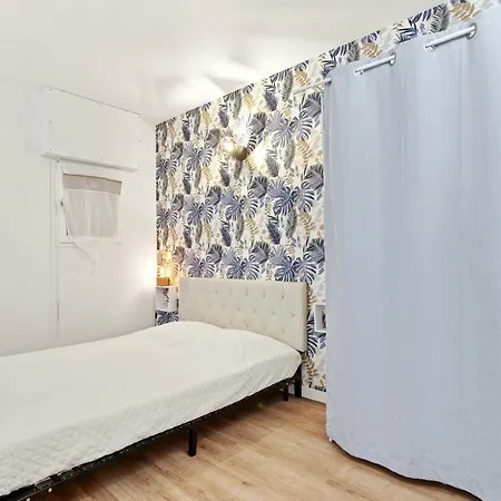 Beau Studio Avec Terrasse St Maxime Apartment